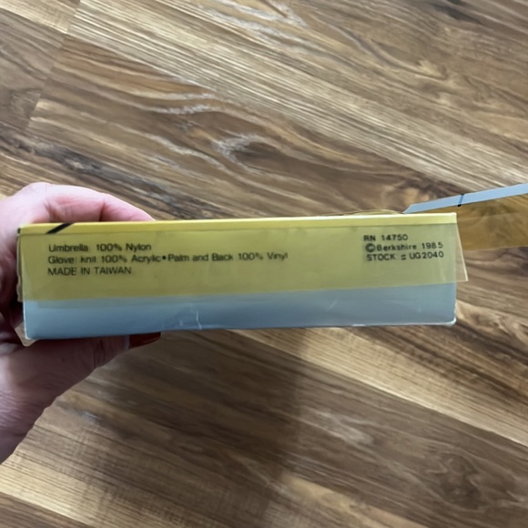 Vintage 1985 Berkshire Traveler Coordinates Navy Blue Umbrella & Driving Gloves - Picture 3 of 5